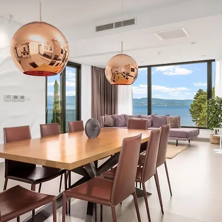 Luxury, Seafront Petra With Heated Pool Only 50m From *